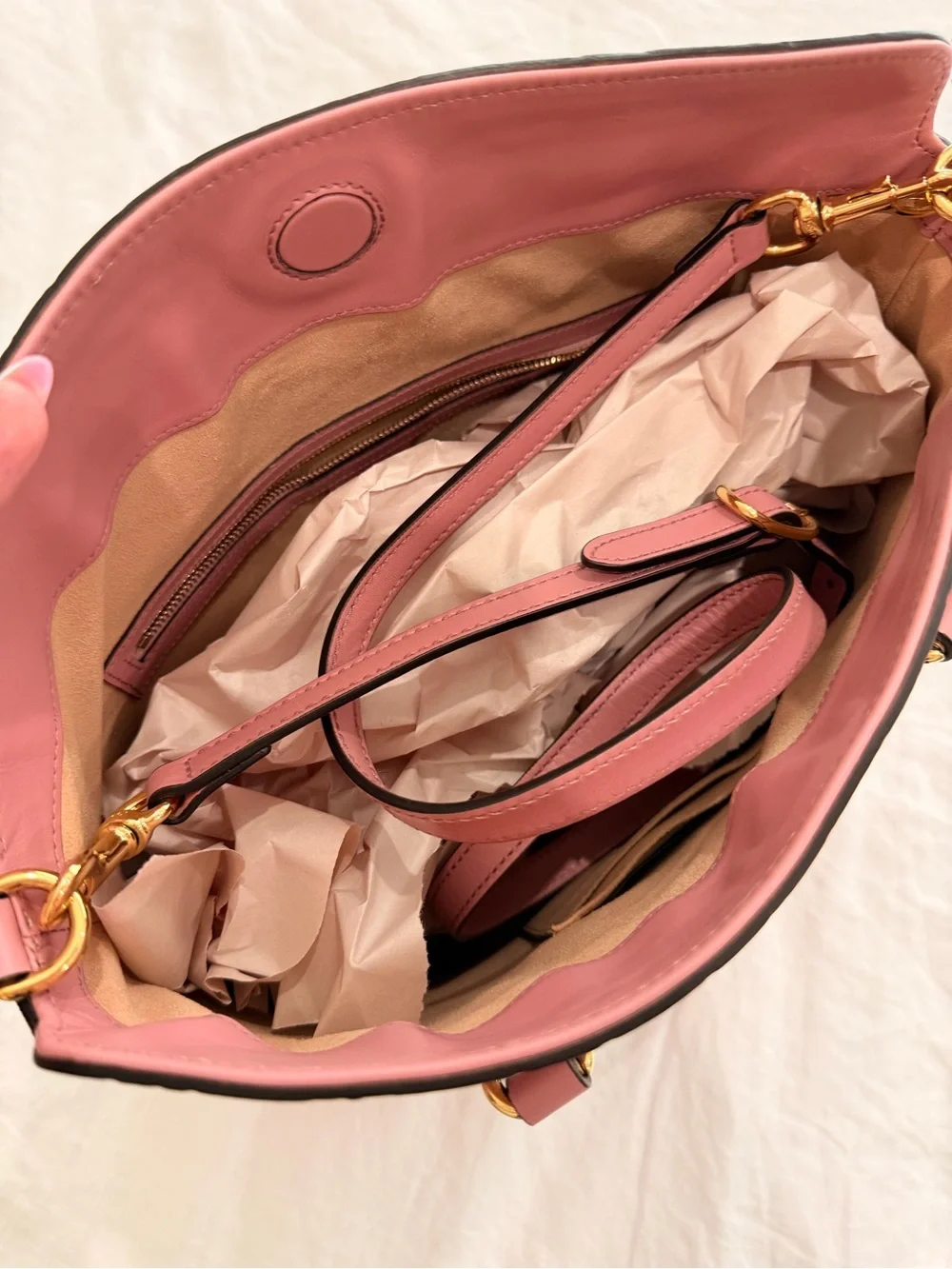 Gucci Rose Pink Embossed GG Leather Tote - Picture 4 of 12